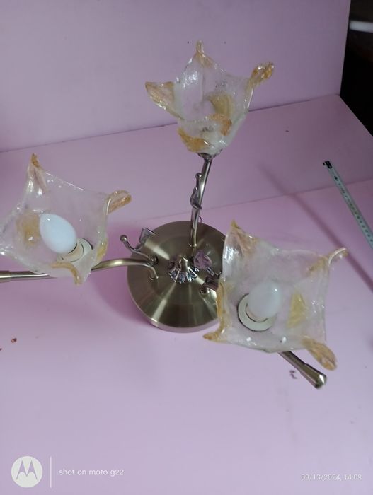 Lampa wisząca złota z trzema kloszami