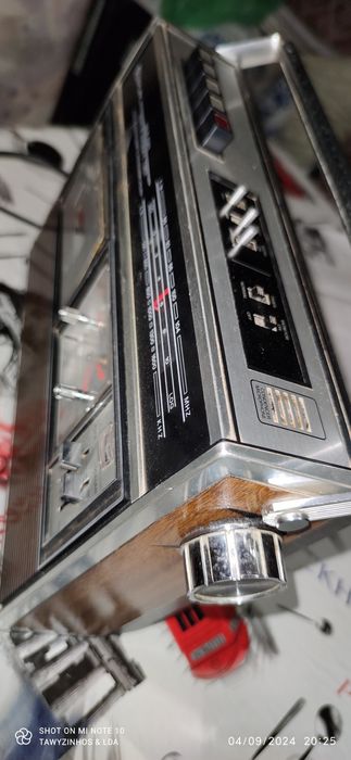 Radio cassete +relógio despertador vintage