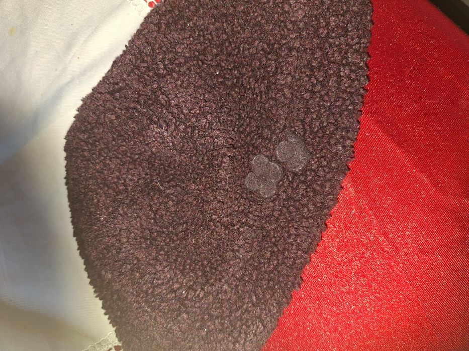 Czapka damska wisniowa