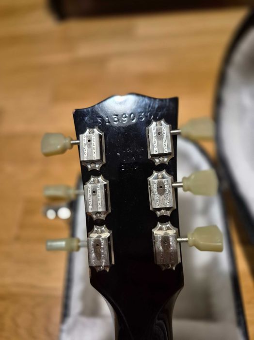 Gibson les paul studio 2009 + case