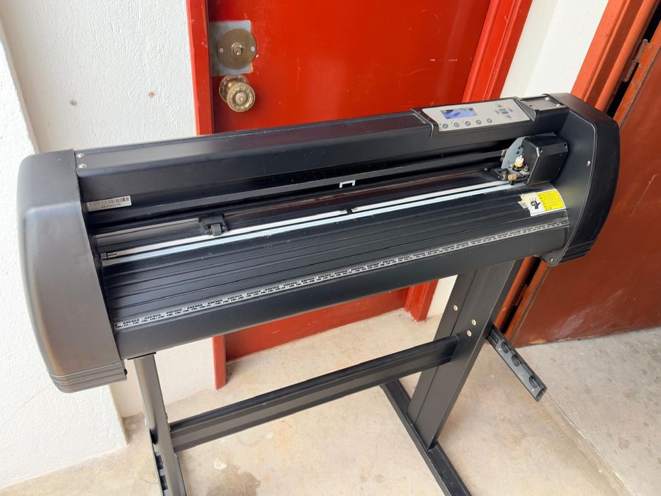 plotter de recorte (vinyl cutter).