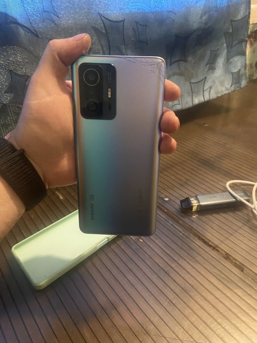 Продам отличный Xiaomi 11 T