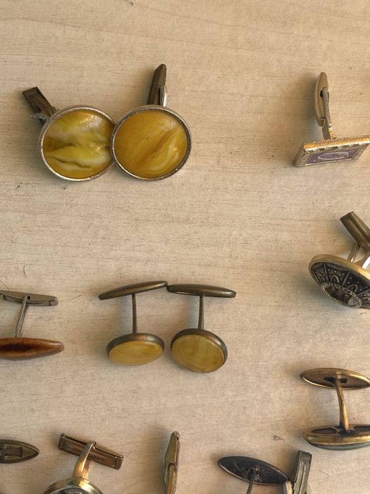 Запонки різні продам