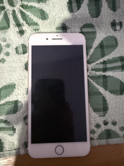 Айфон 7+ в ідеальному стані