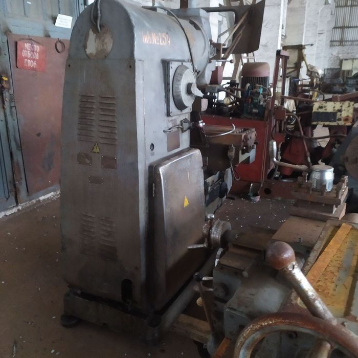 Продам Токарный и Вертикально -фрезерны станкий