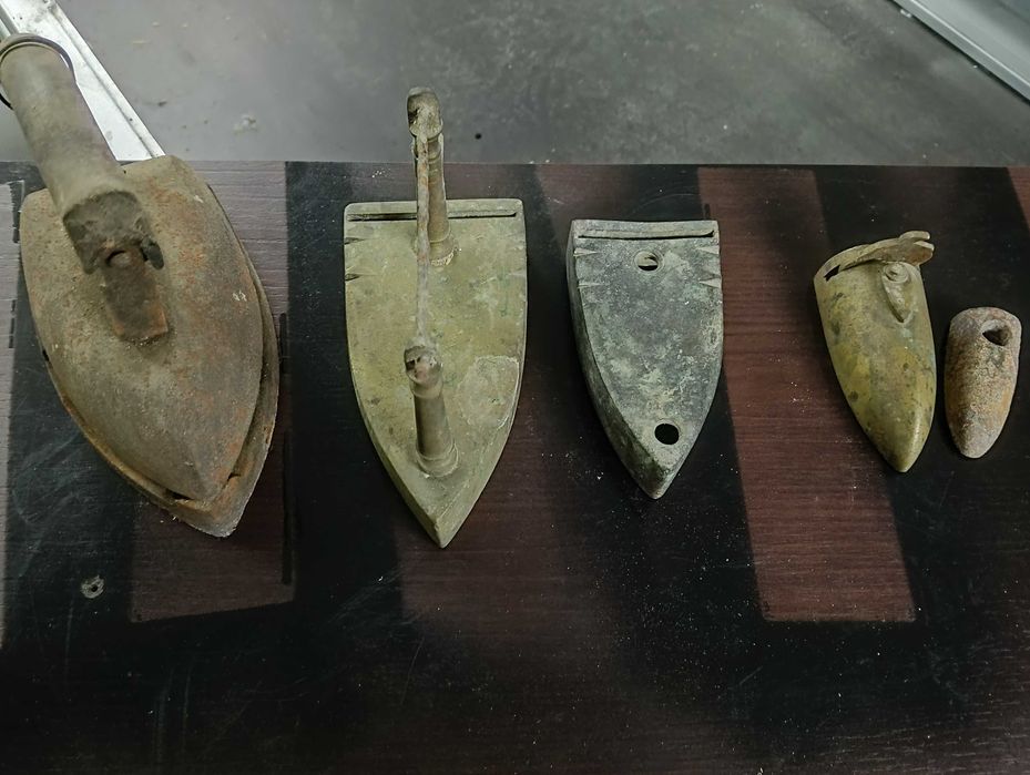 Żelazko stare Żelazko na węgiel