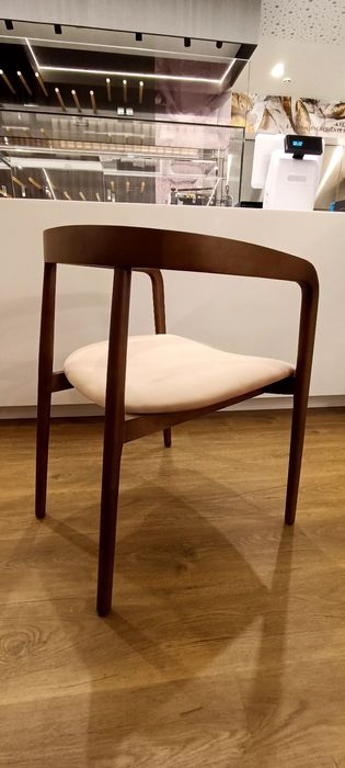 Cadeiras de Sala Fenabel by Aitor Garcia de Vicuna