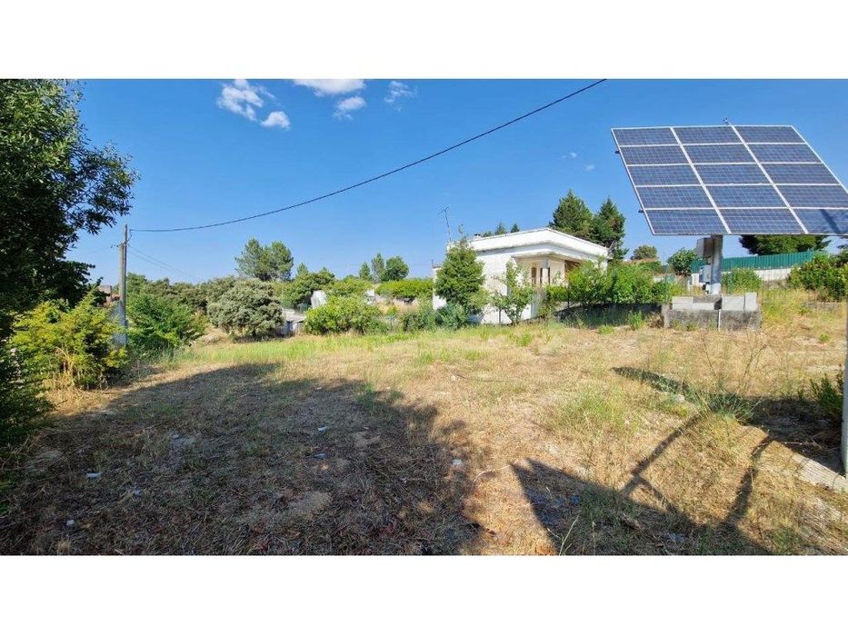 Rustic Plot of 1998 m2, with Water Well and Solar Panels.