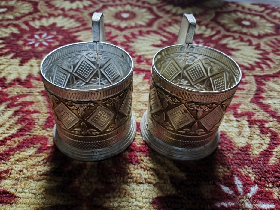 Підстаканники і солонка