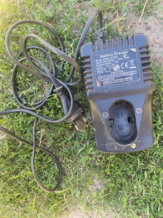 Зарядка до шуруповерта