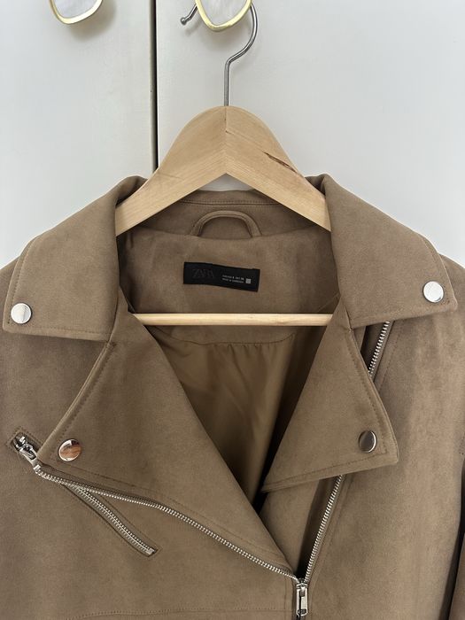 Biker jacket com efeito de camurça bege ZARA