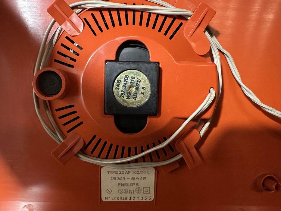 Gramofon Philips ze wzmacniaczem i głośnikiem