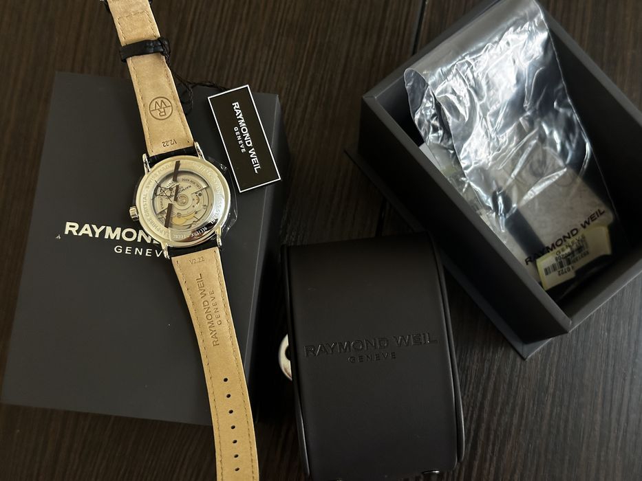 Часы Raymond Weil Maestro Automatic Black 2837-STC-00208