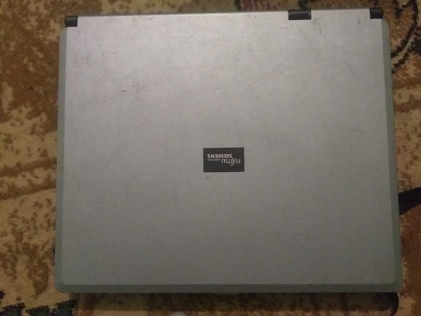 Старі ноудбуки на деталі