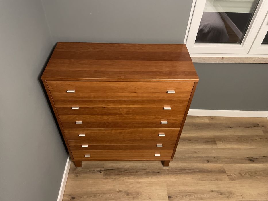 Cómoda com estilo minimalista