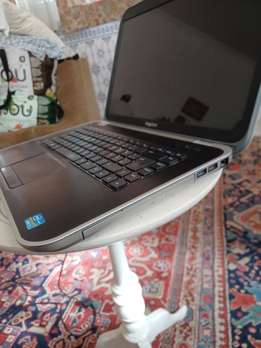 Portátil DELL Inspiron 7520 - i7 2.20Ghz - 6GB - 700GB