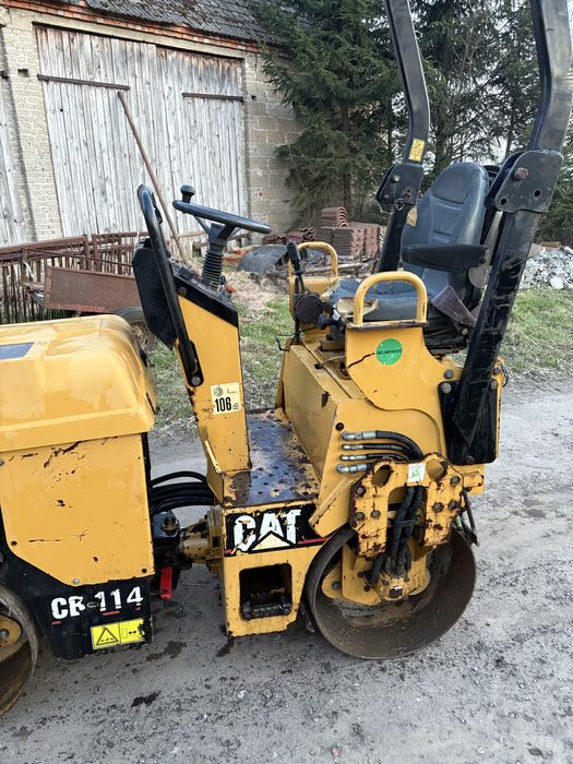 Walec drogowy cat cb114 możliwość wynajęcia Zagęszczarka