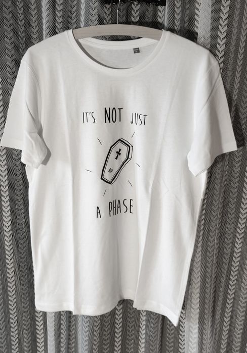 T-shirts "Não Era Apenas Uma Fase" brancas I