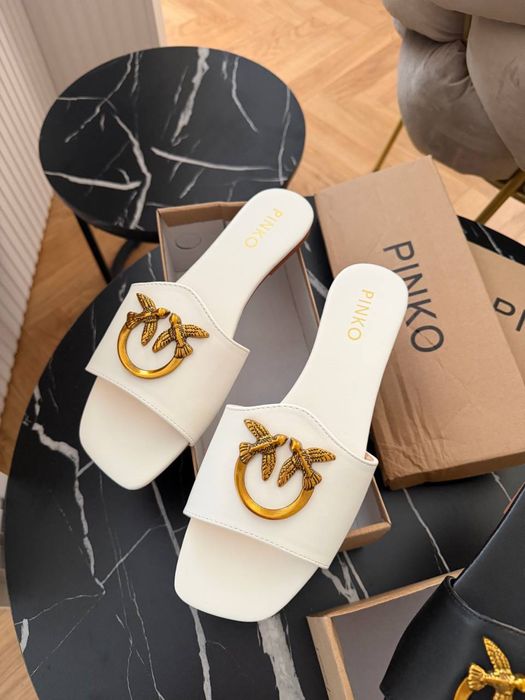Шльопанці pinko