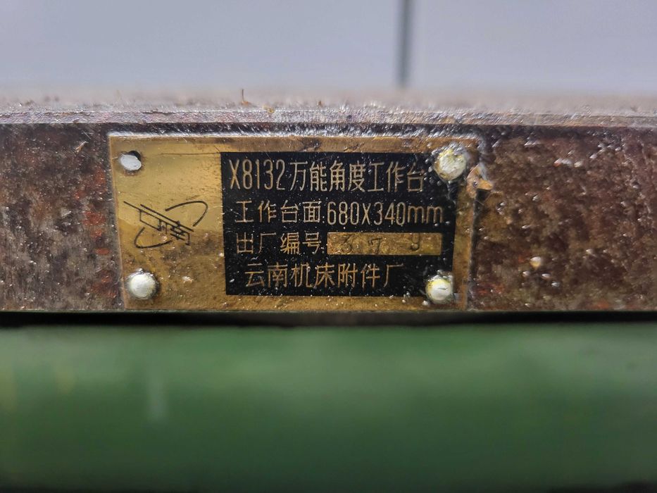 Stół teowy do frezarki X8132 3 osiowy