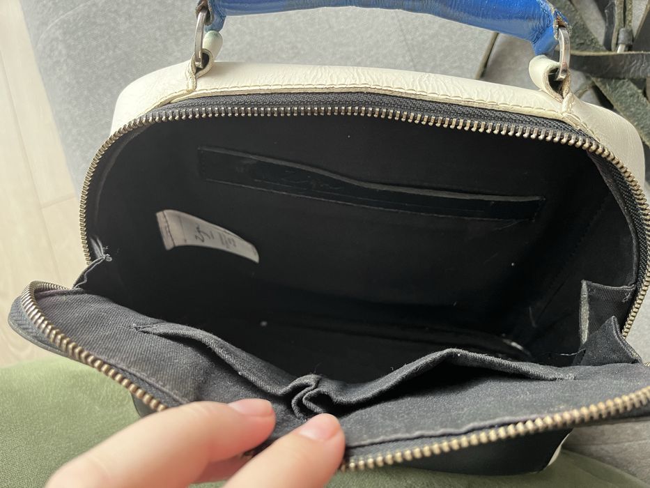 Skórzana torebka damska na pasku czarno biało granatowa top jakość