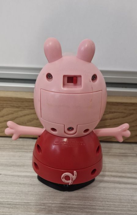 Figurka świnka peppa interaktywna