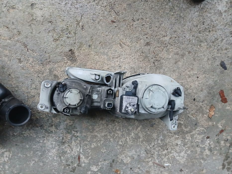 Faróis da frente em bom estado