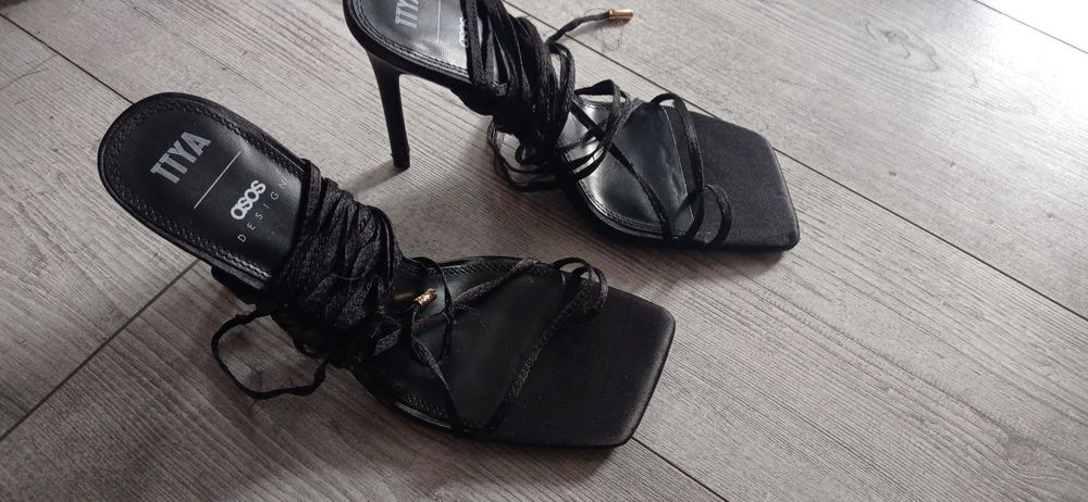 Mega seksi sandałki na szpilce