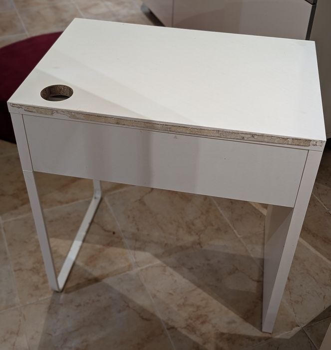 Secretária branca MICKE Ikea