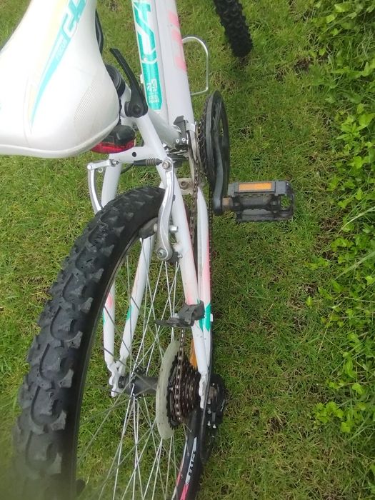 Rower biały w dobrym stanie