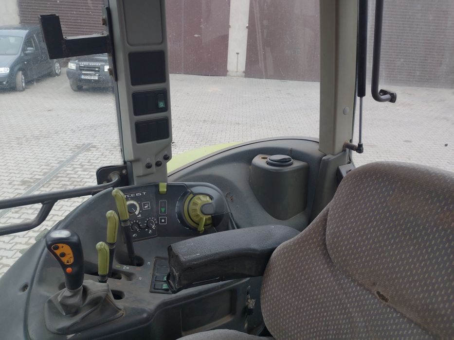 Claas Ares 697  jak renault ares