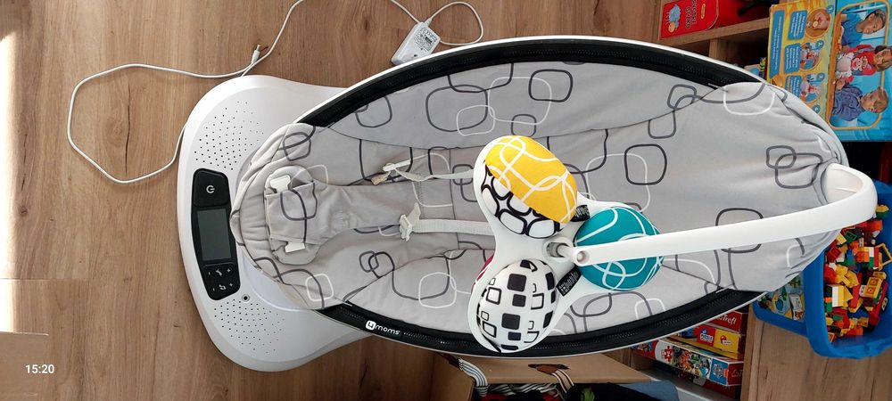 Lezaczek bujaczek 4moms mamaroo