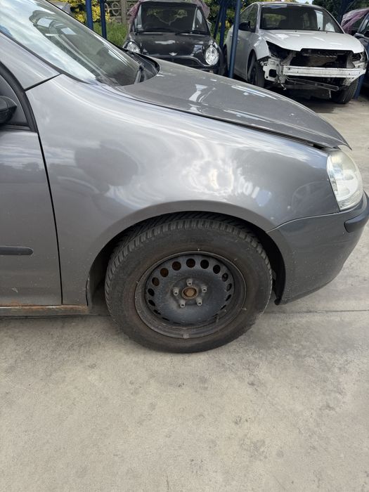 Błotnik Volkswagen Golf V LA7T lewy prawy przód