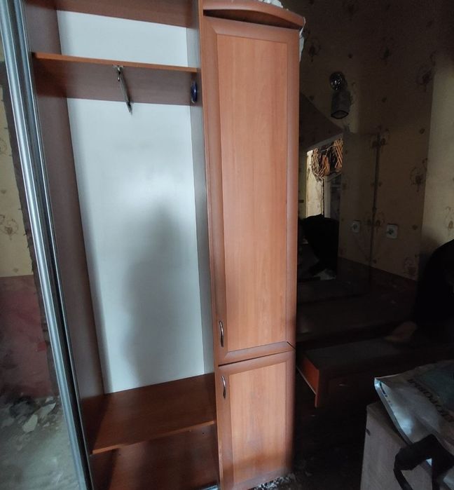 Срочно продам шкаф купе + камод + зеркало.