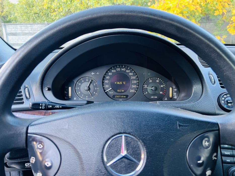 Mercedes E w211 2.2 CDI  zadbany stan