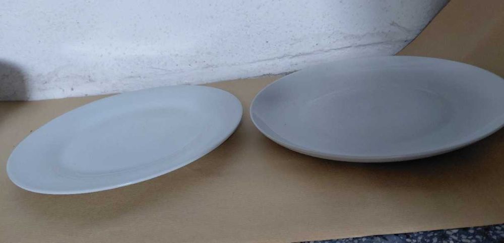 Conjunto de pratos