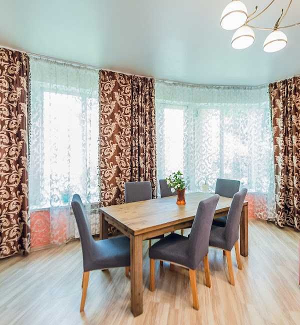 77 Будинок в парку "Сирецький Гай " басейн мангал музика альтанка