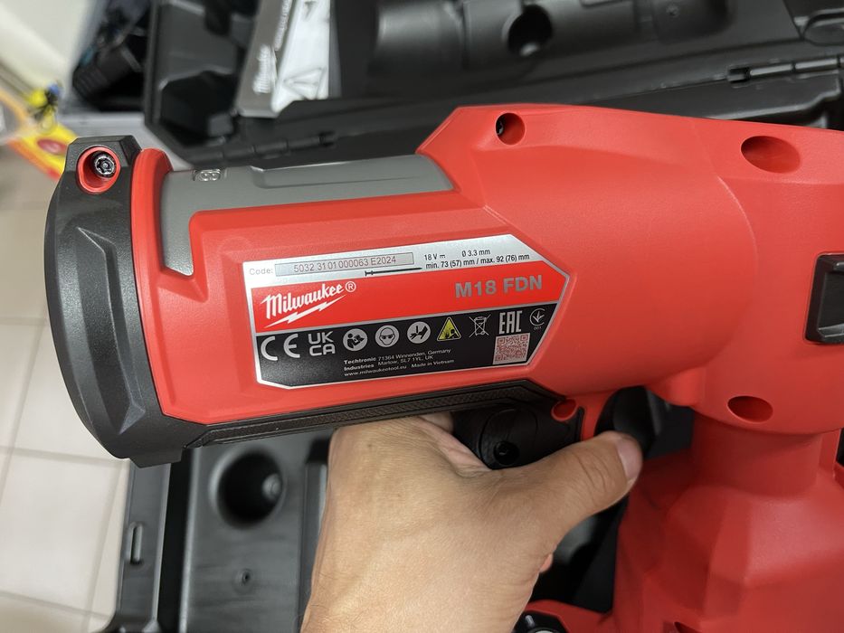Milwaukee M18 FDN / нейлер Мілвокі для цвяхів до 92мм
