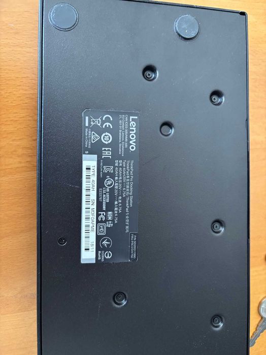 Doca Thinkpad Ultra Dock 40AH com carregador e chaves