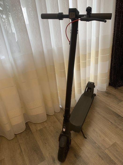 Електро самокат XIAOMI Electric Scooter 4Lite