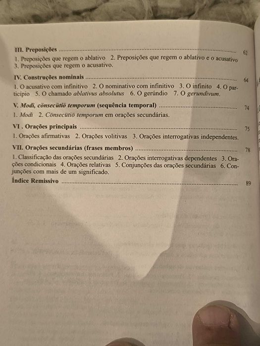 Gramática de Latim
de Leon Stock