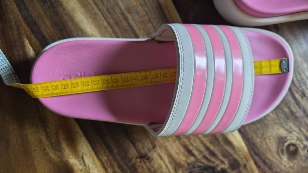 Klapki Adidas rozmiar 40,5  róż z beżemm