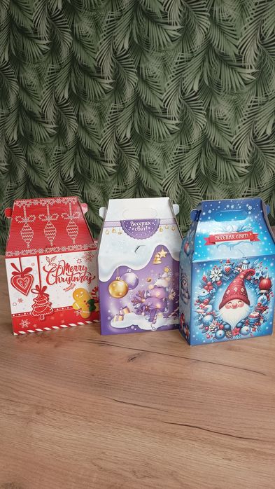 Подарункові коробки до свята