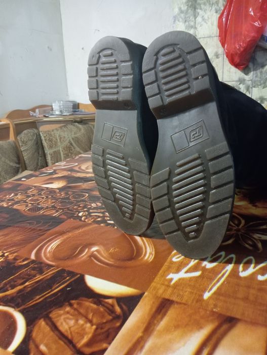 Продам сапоги замшевые.