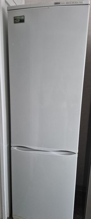 Холодильник атлант 2 компресора на запчасти или под восстановление