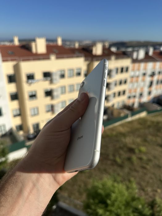 iPhone XR 64gb com bateria 100%
