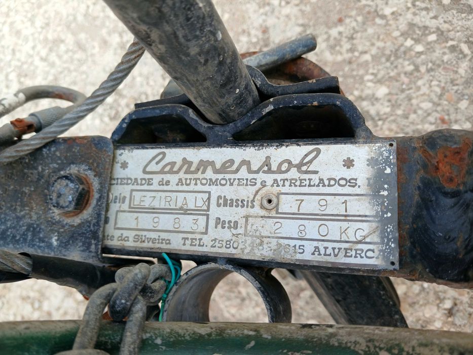 Reboque com Eixo de Carro