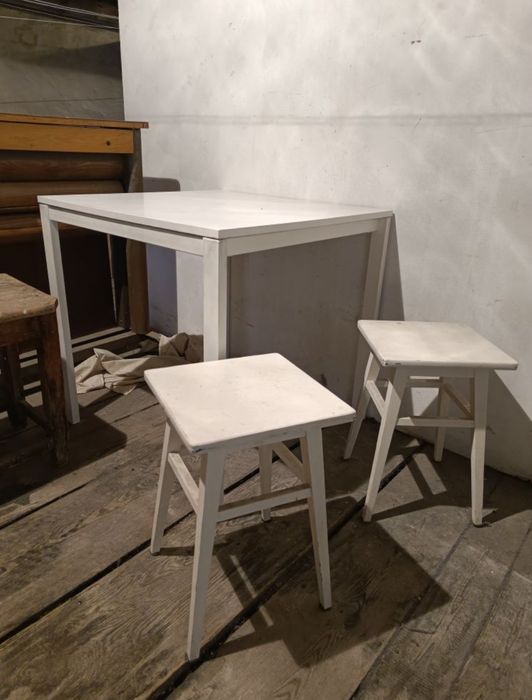 Biały taboret//2 sztuki