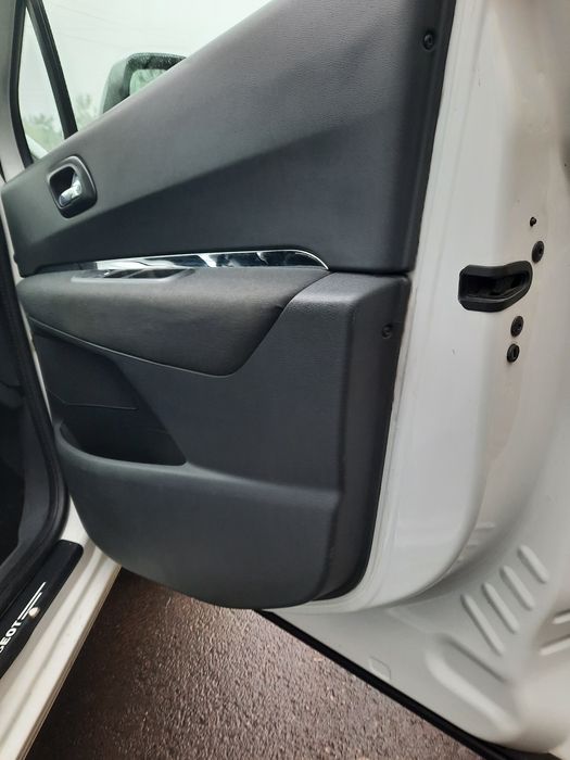 Продам  Peugeot 5008