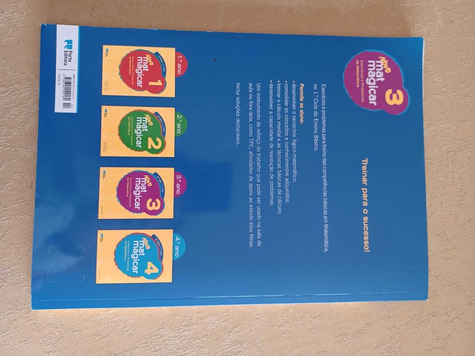 Novo mat magicar 3 - 3 ano (COMO NOVO)